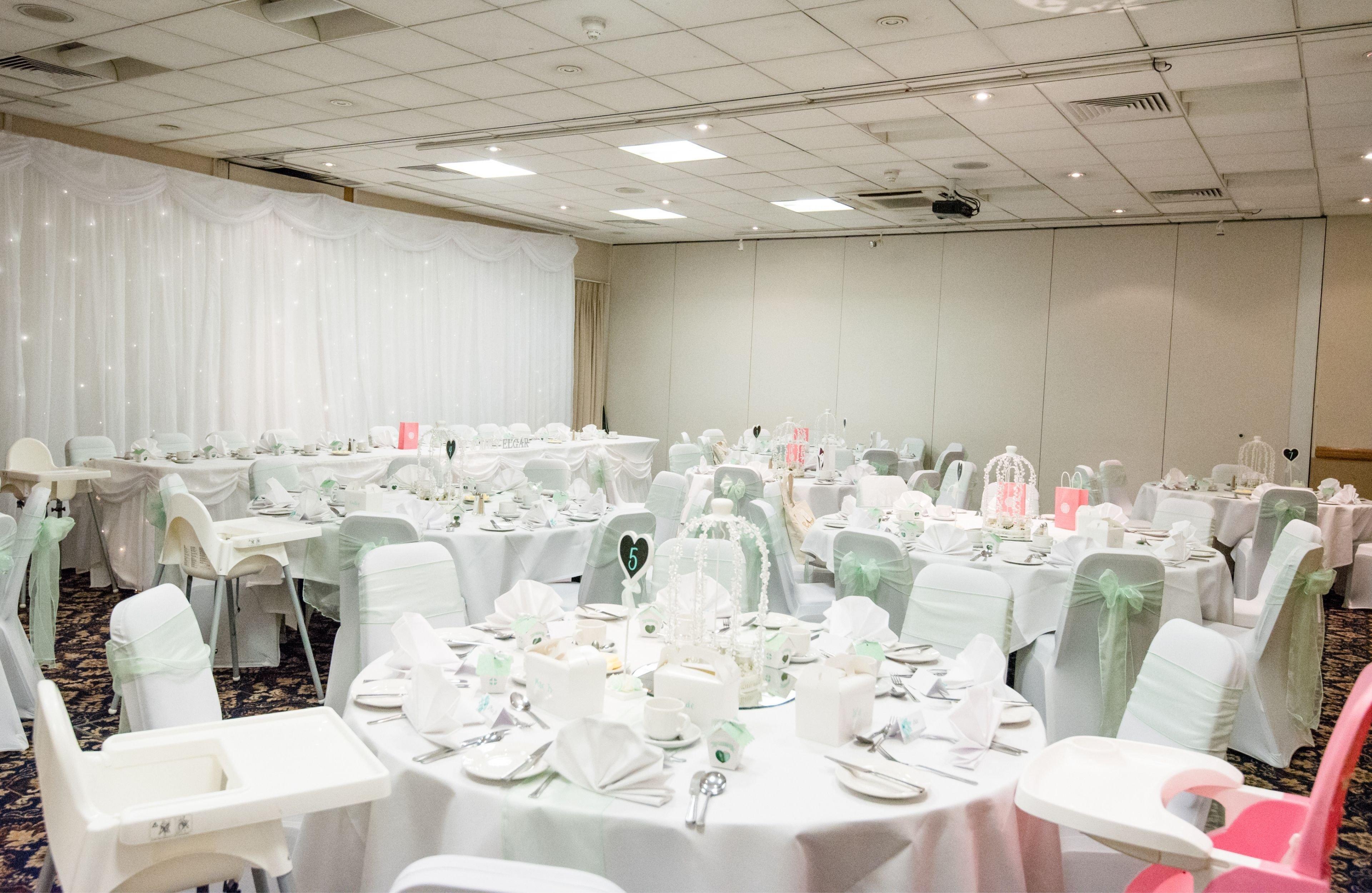 Holiday Inn Leeds-Wakefield M1 Jct40 By Ihg Exterior foto