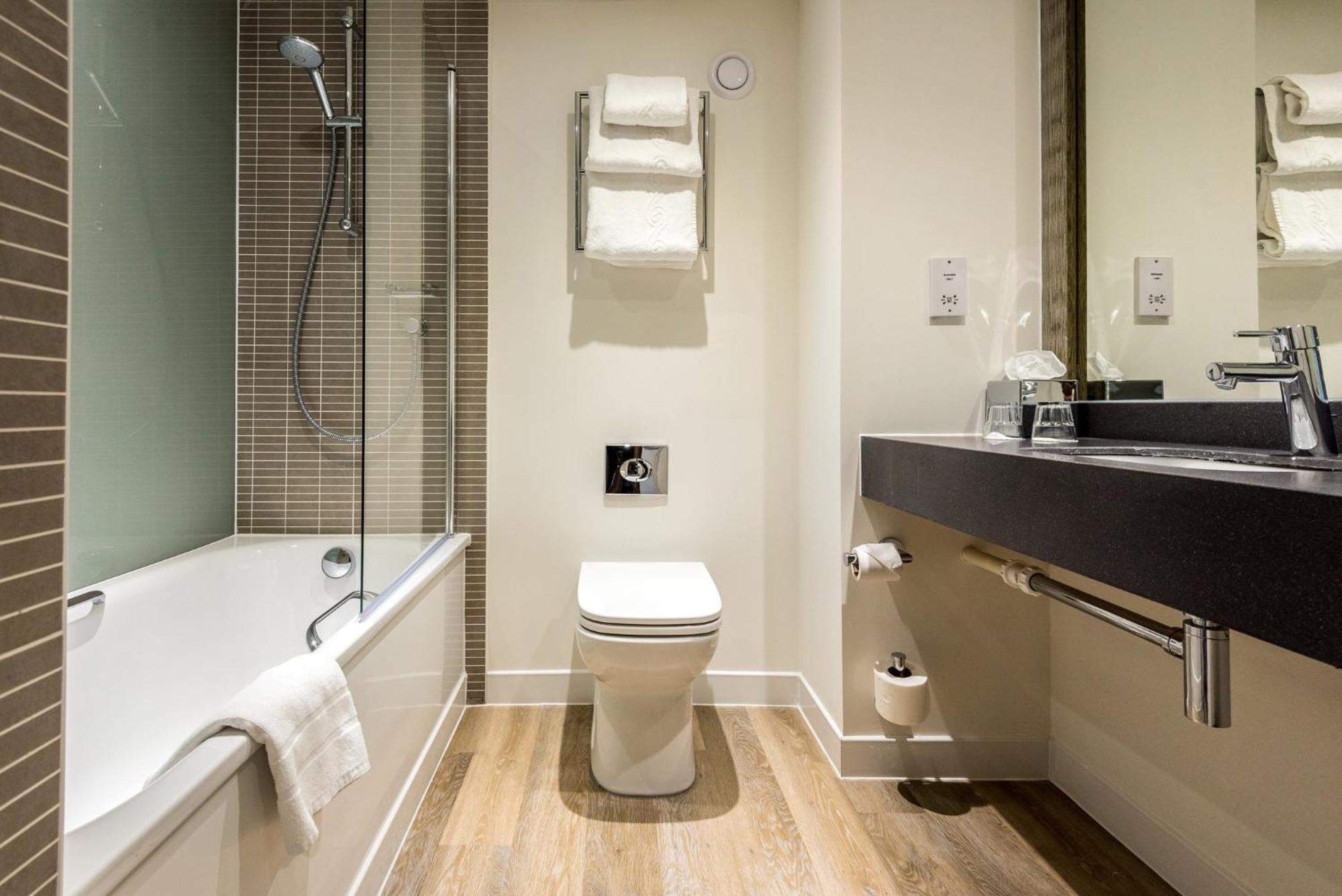 Holiday Inn Leeds-Wakefield M1 Jct40 By Ihg Exterior foto