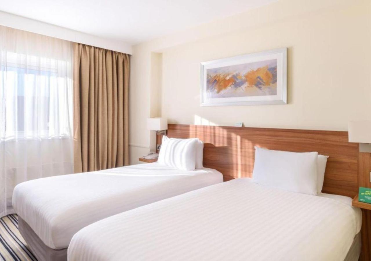 Holiday Inn Leeds-Wakefield M1 Jct40 By Ihg Exterior foto